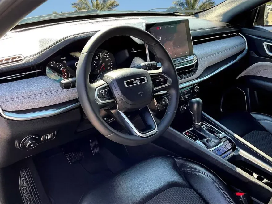 2023 Jeep Compass Latitude photo 1