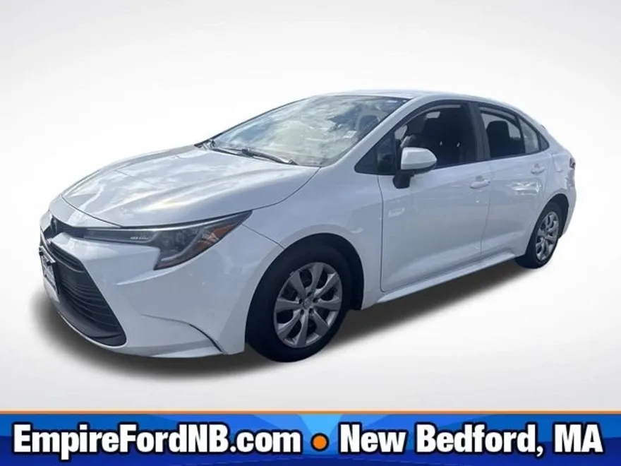 2023 Toyota Corolla LE photo 1