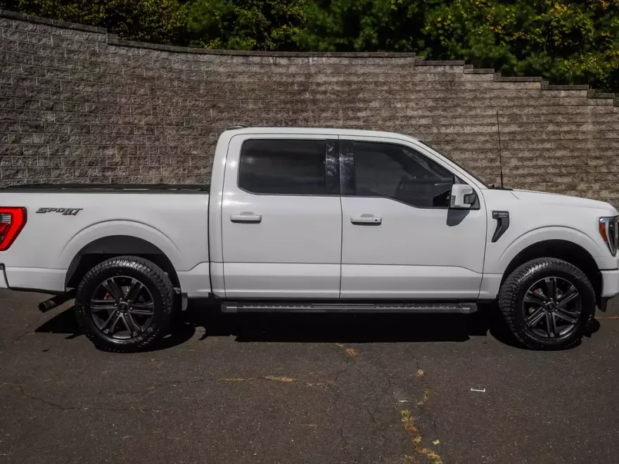 2021 Ford F-150 Lariat photo 1