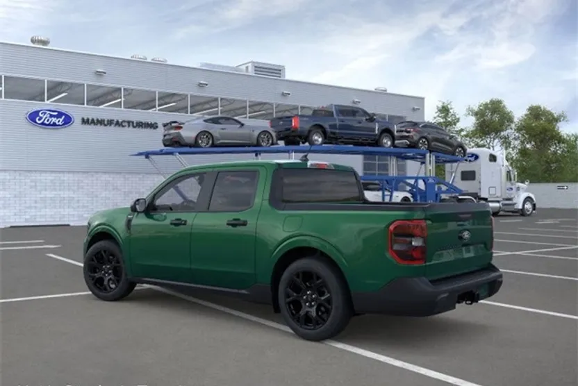 2025 Ford Maverick XLT photo 1