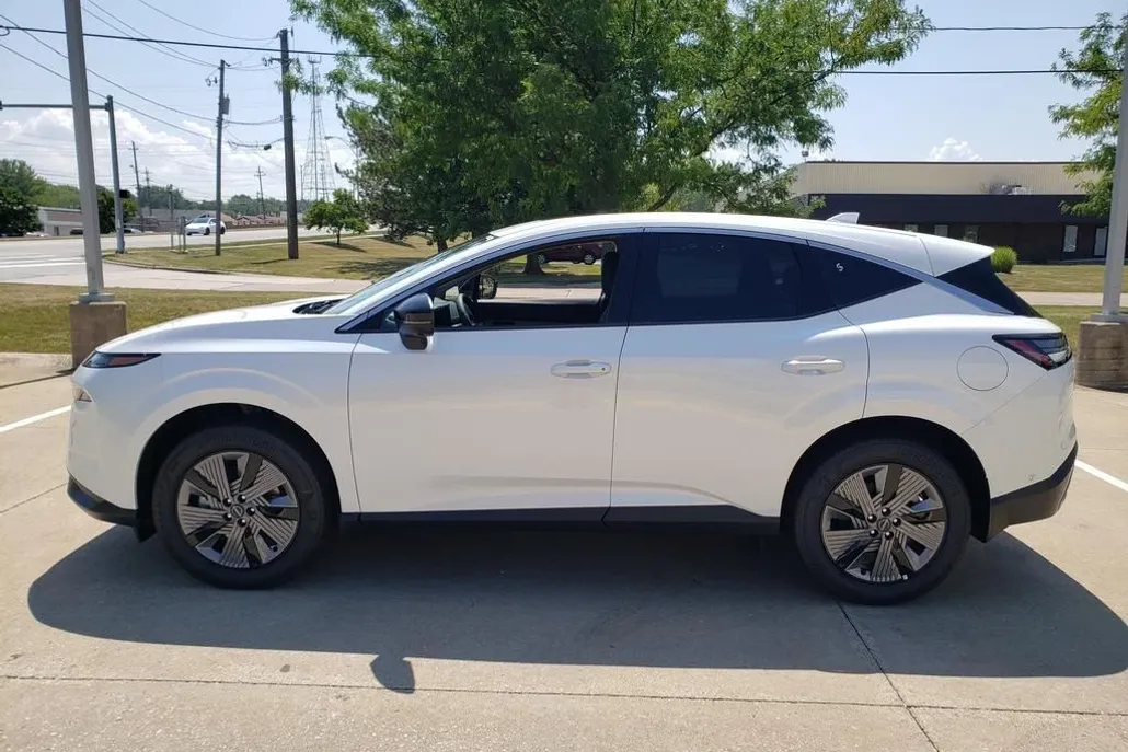 2025 Nissan Murano SL photo 1