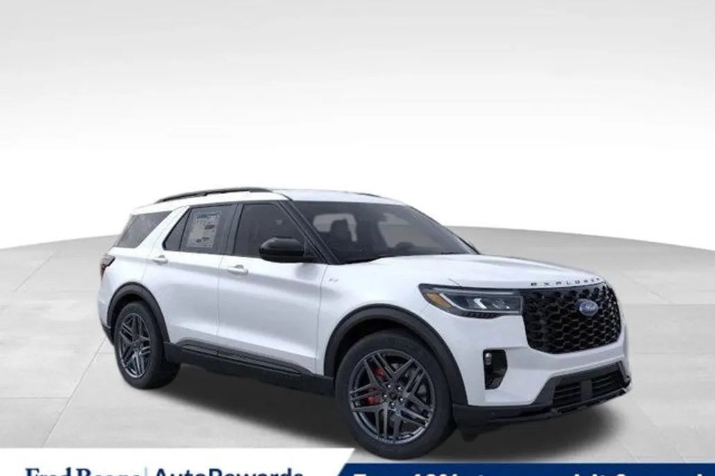 2025 Ford Explorer ST-Line photo 1