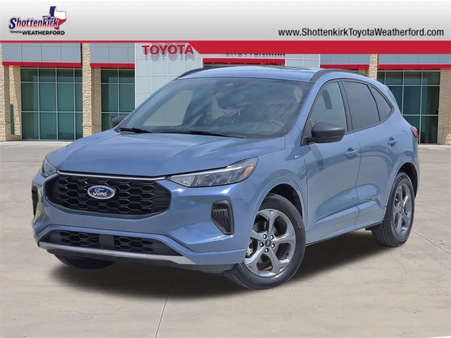 2024 Ford Escape ST-Line photo 1