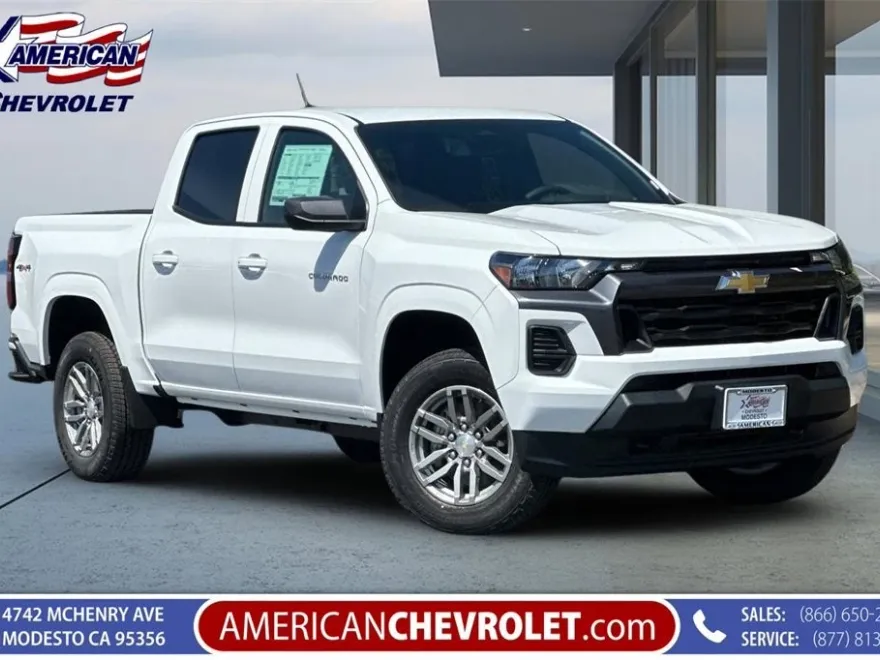 2025 Chevrolet Colorado Work Truck LT photo 1