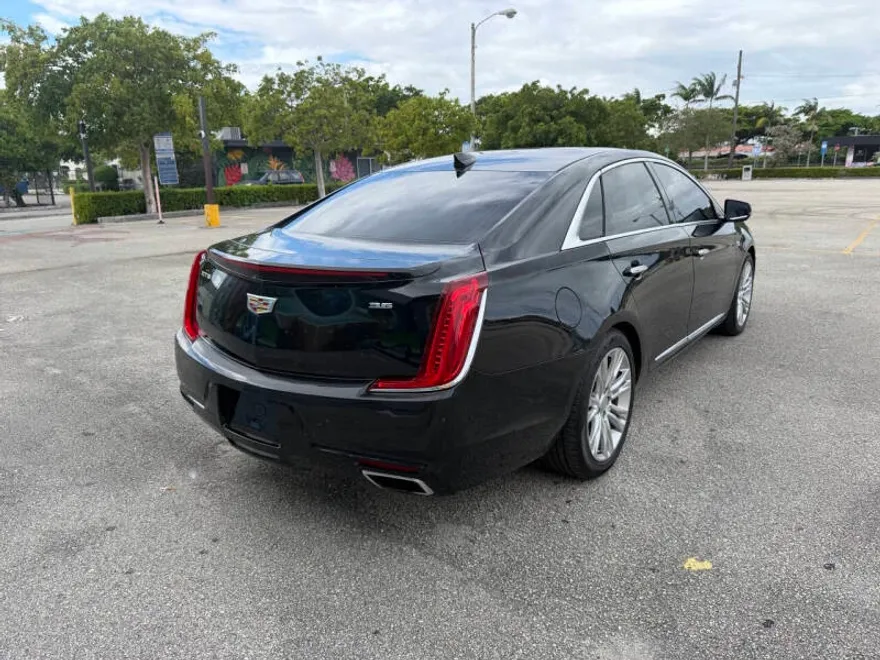 2018 Cadillac XTS Luxury photo 1