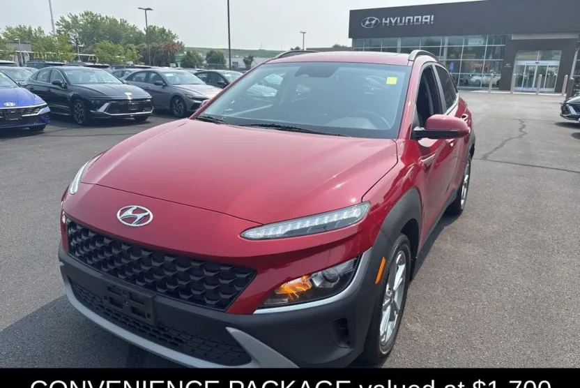 2022 Hyundai Kona SEL photo 1