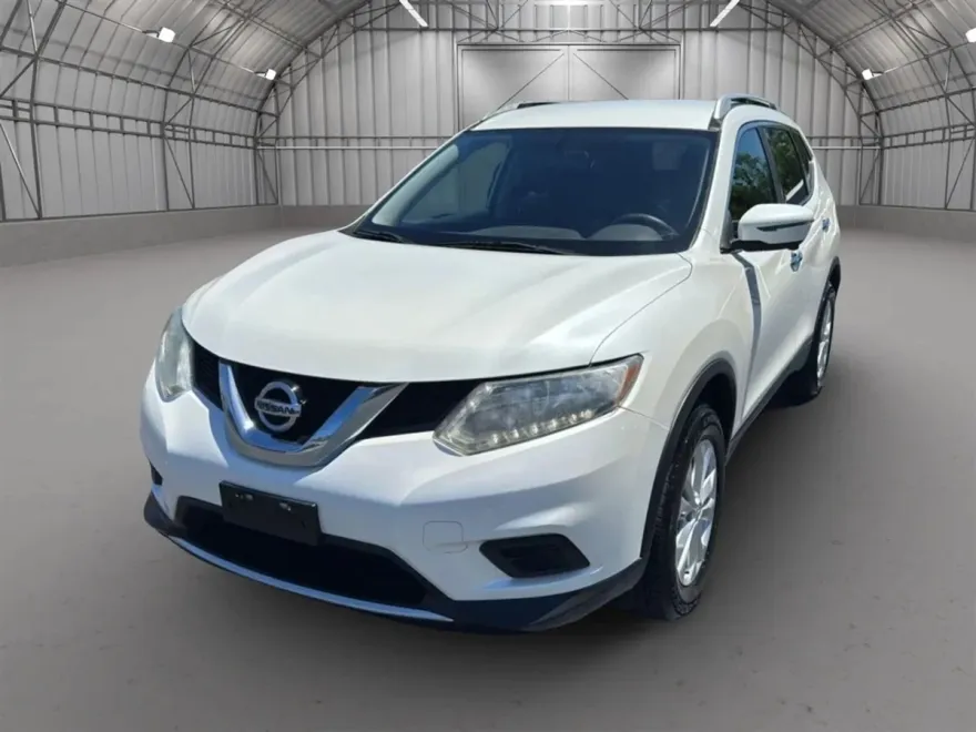 2016 Nissan Rogue SV photo 1