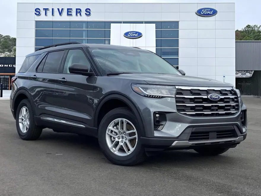 2025 Ford Explorer photo 1