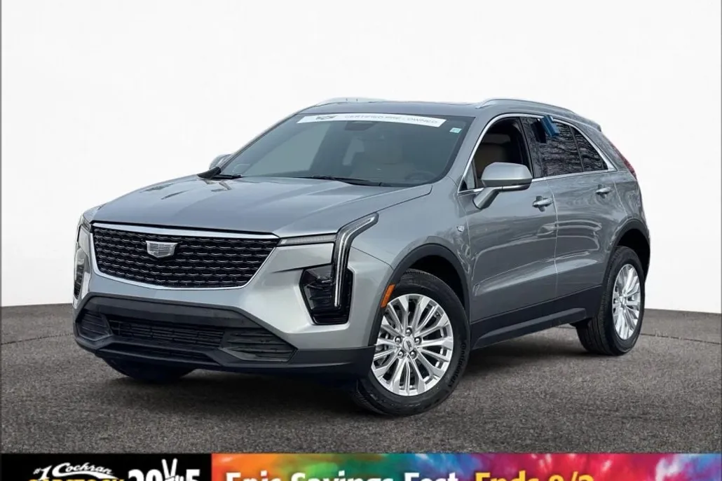 2024 Cadillac XT4 Luxury photo 1