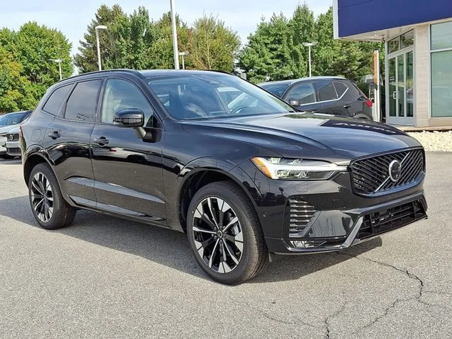 2026 Volvo XC60 B5 Plus photo 1