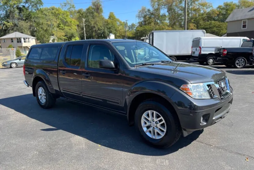 2015 Nissan Frontier SV photo 1