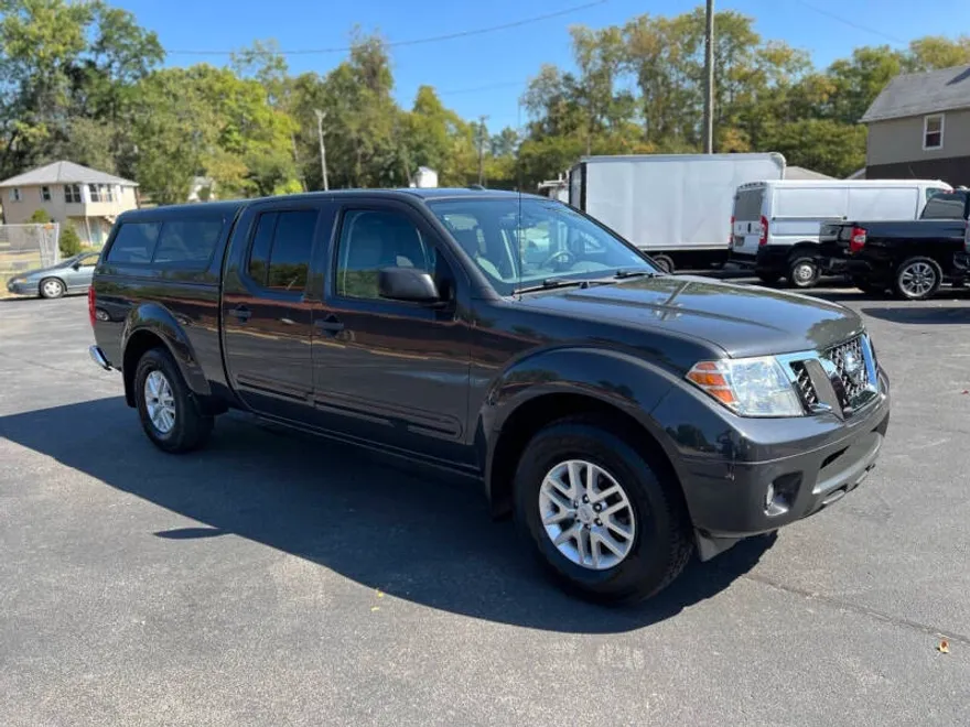 2015 Nissan Frontier SV photo 1