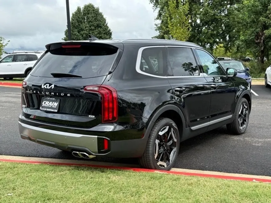 2025 Kia Telluride S photo 1