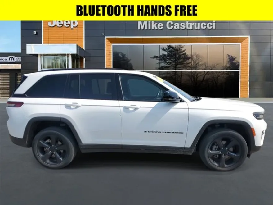 2022 Jeep Grand Cherokee Altitude photo 1