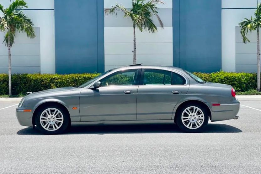 2005 Jaguar S-Type 3.0 photo 1
