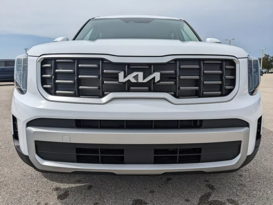 2025 Kia Telluride S photo 1
