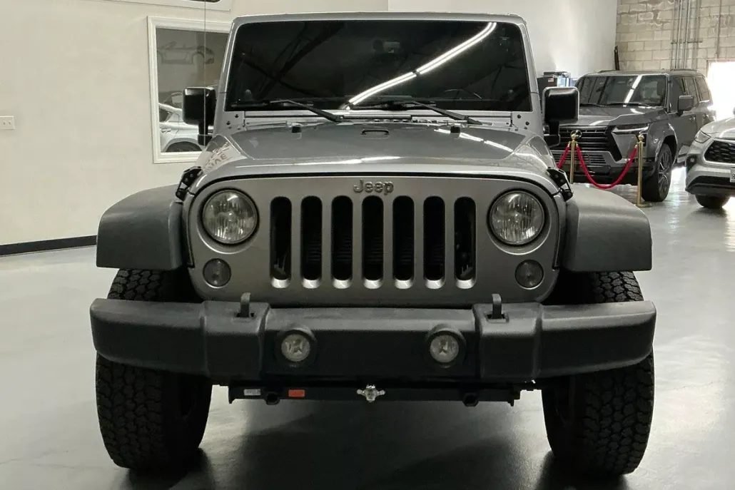 2014 Jeep Wrangler Unlimited Rubicon photo 1