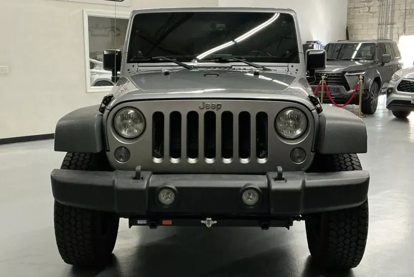 2014 Jeep Wrangler Unlimited Rubicon photo 1