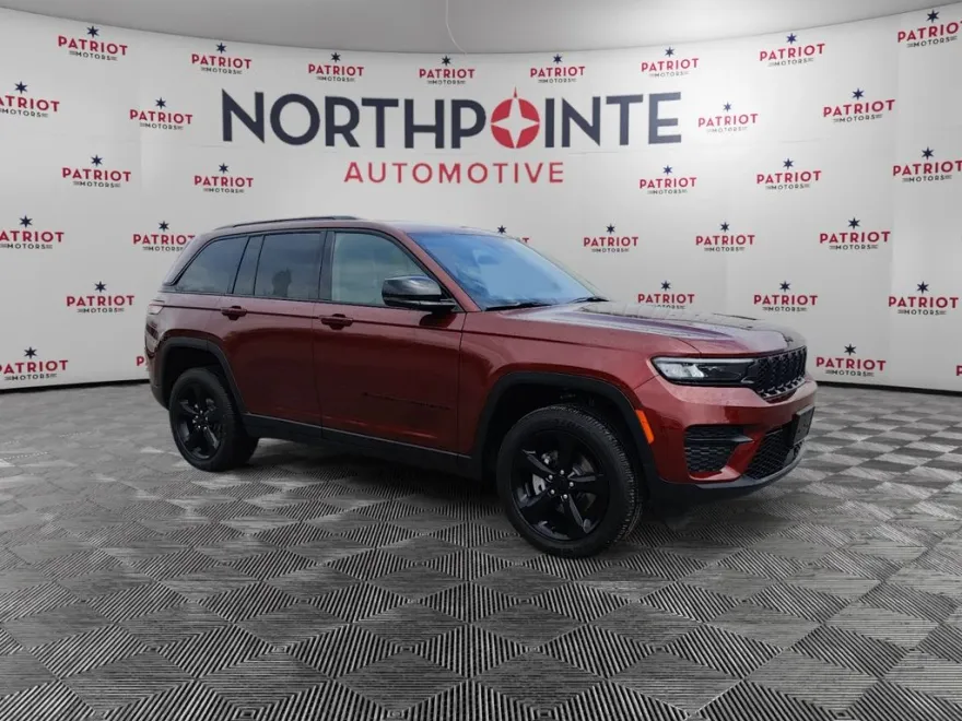 2025 Jeep Grand Cherokee Altitude photo 1