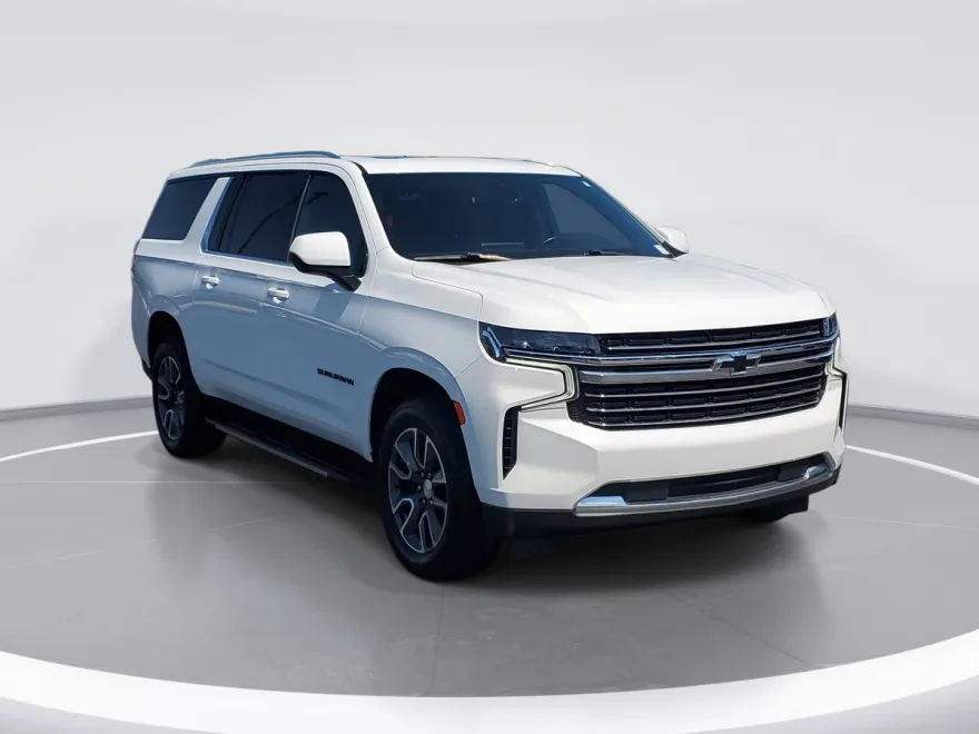 2021 Chevrolet Suburban LT photo 1