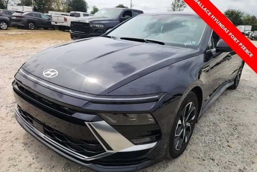 2025 Hyundai Sonata SEL photo 1