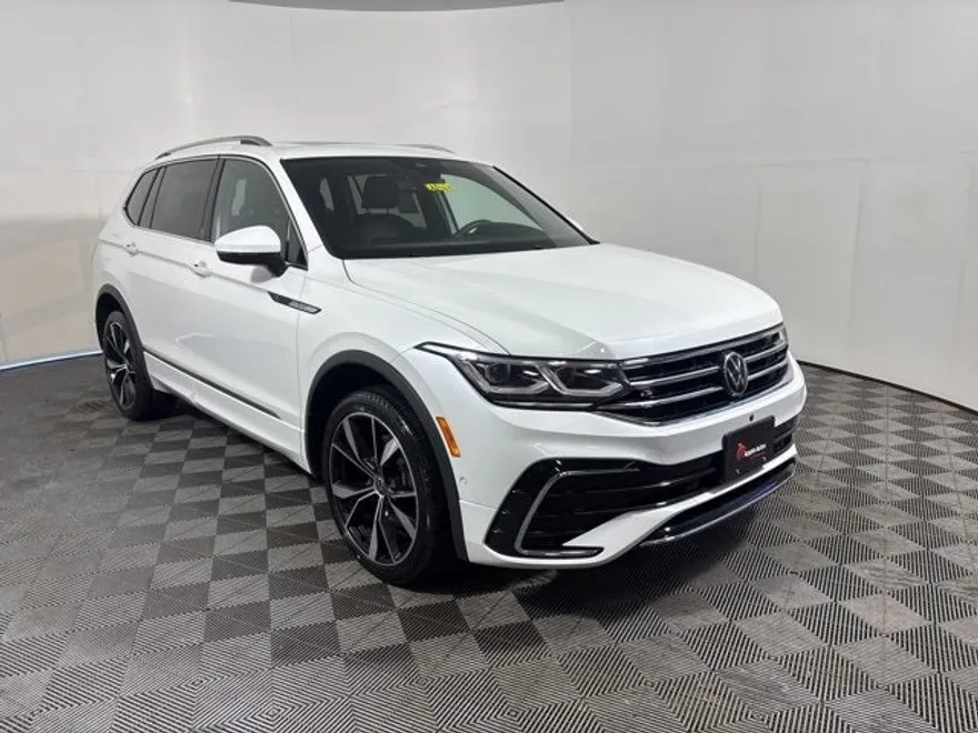 2022 Volkswagen Tiguan SEL Premium R-Line photo 1