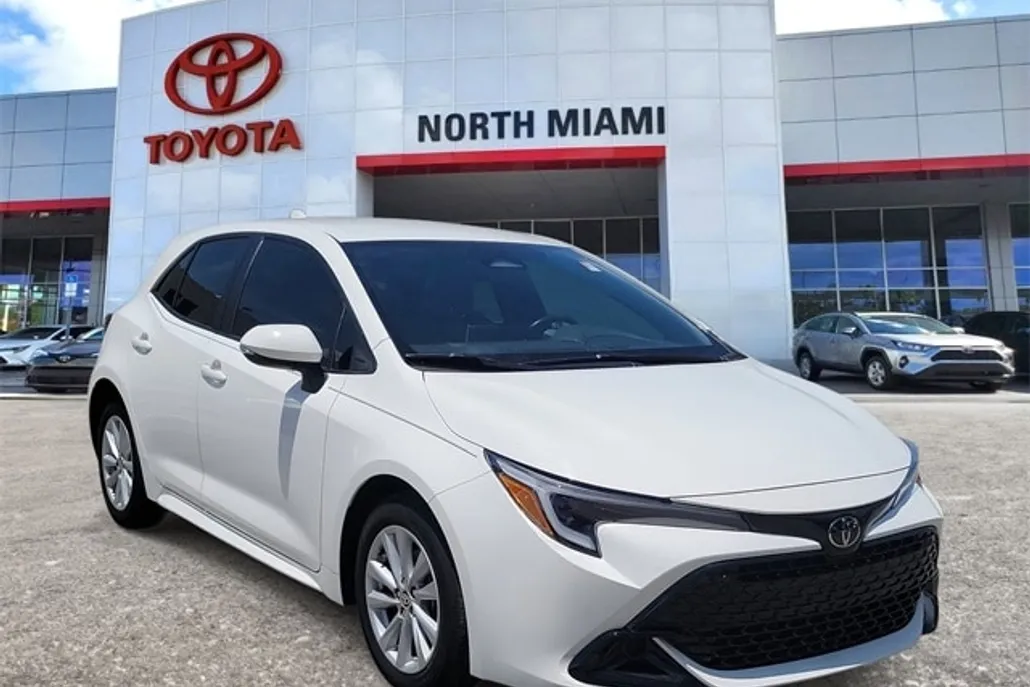 2024 Toyota Corolla SE photo 1