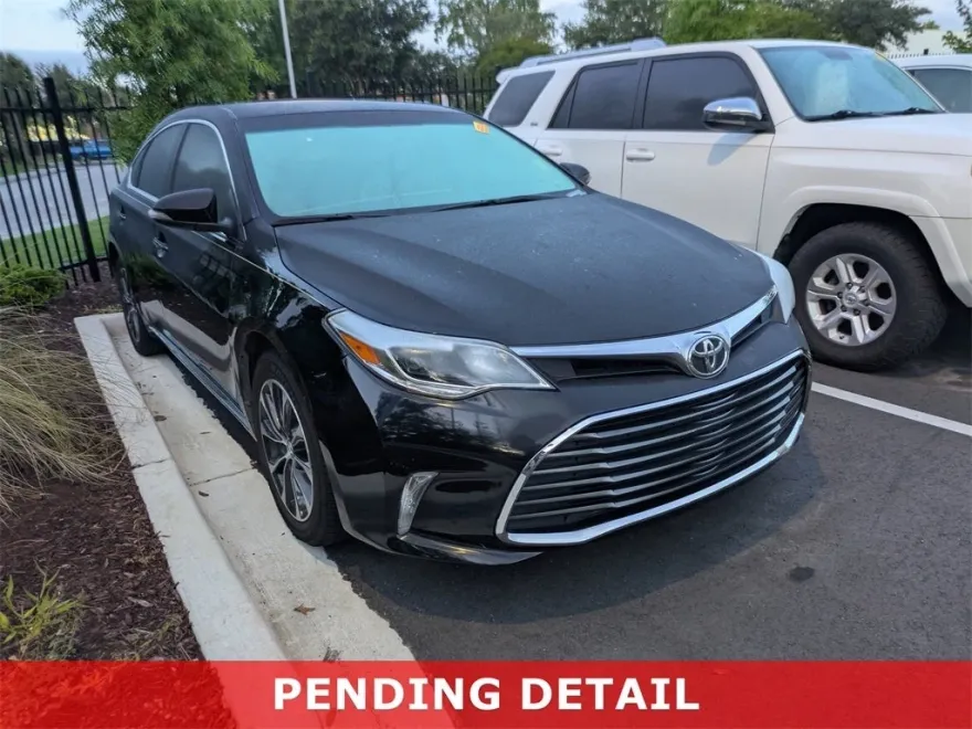 2016 Toyota Avalon XLE photo 1