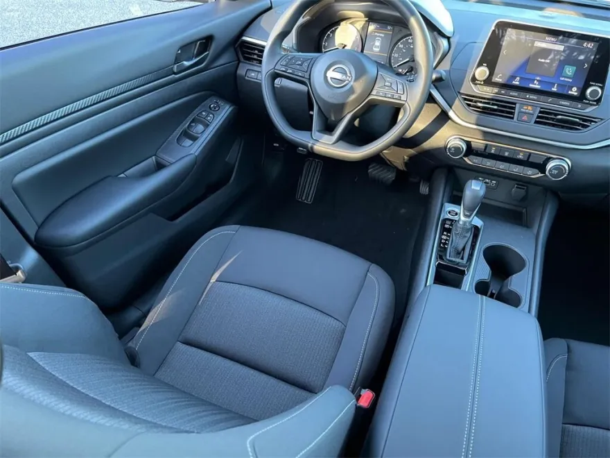 2025 Nissan Altima S photo 1