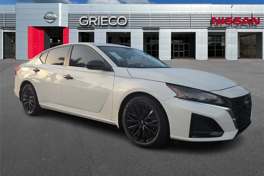 2025 Nissan Altima 2.5 SV photo 1