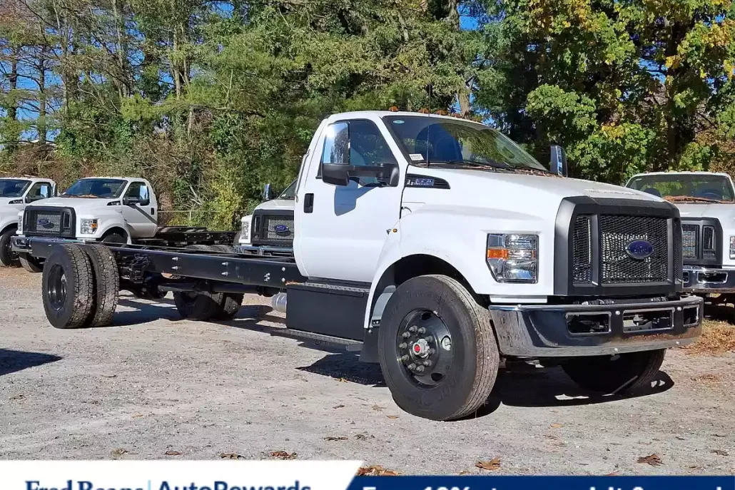 2025 Ford F-650 Base photo 1