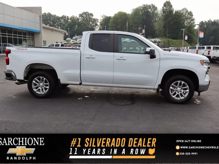 2022 Chevrolet Silverado 1500 LT photo 1