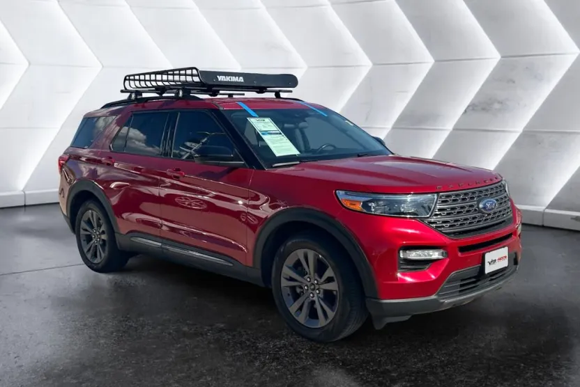 2022 Ford Explorer XLT photo 1