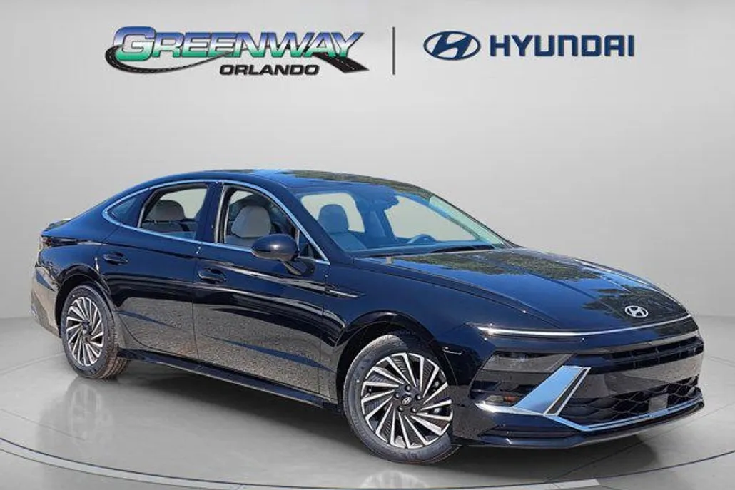 2025 Hyundai Sonata Hybrid SEL photo 1