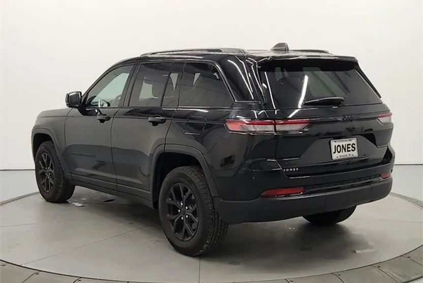 2024 Jeep Grand Cherokee Altitude photo 1