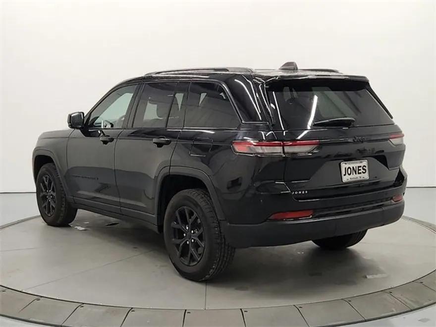 2024 Jeep Grand Cherokee Altitude photo 1