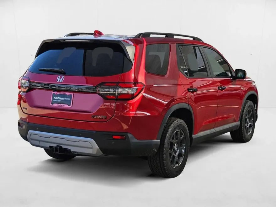 2025 Honda Pilot TrailSport photo 1