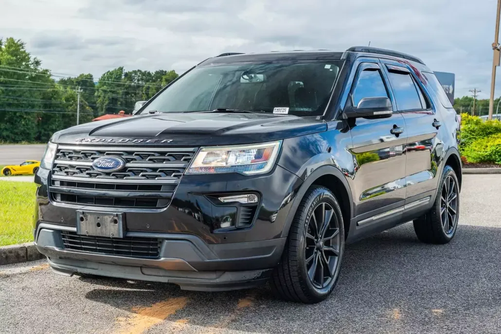 2019 Ford Explorer XLT photo 1