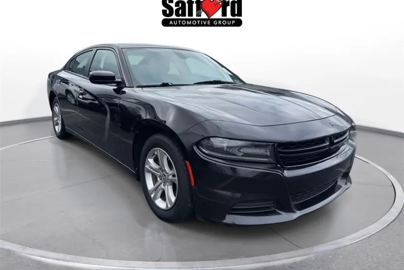 2019 Dodge Charger SXT photo 1