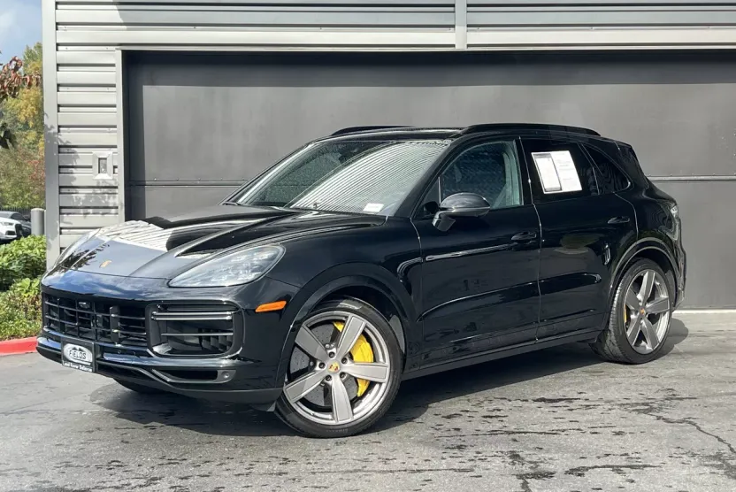 2021 Porsche Cayenne Turbo photo 1