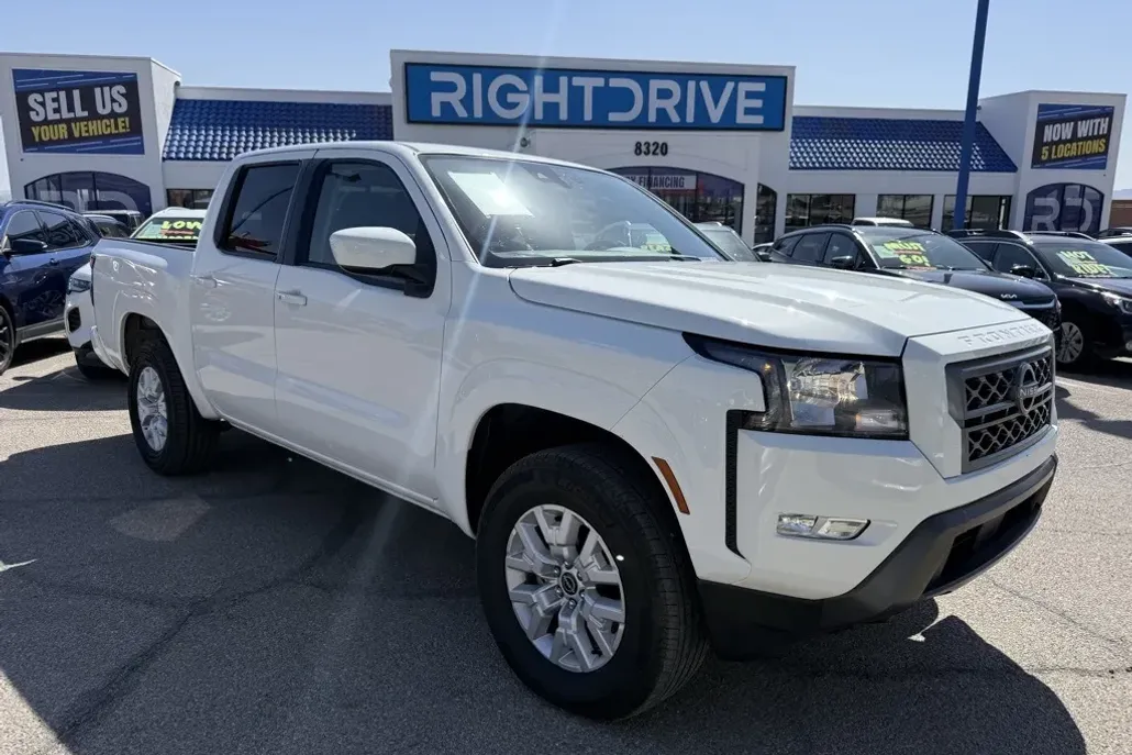 2024 Nissan Frontier SV photo 1