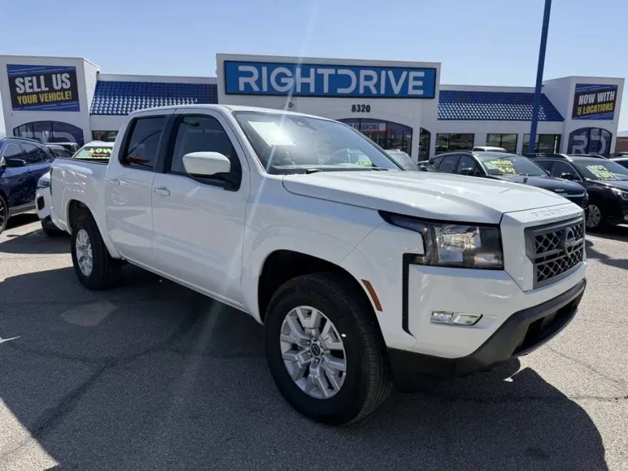 2024 Nissan Frontier SV photo 1