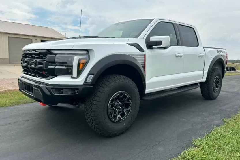 2024 Ford F-150 Raptor photo 1