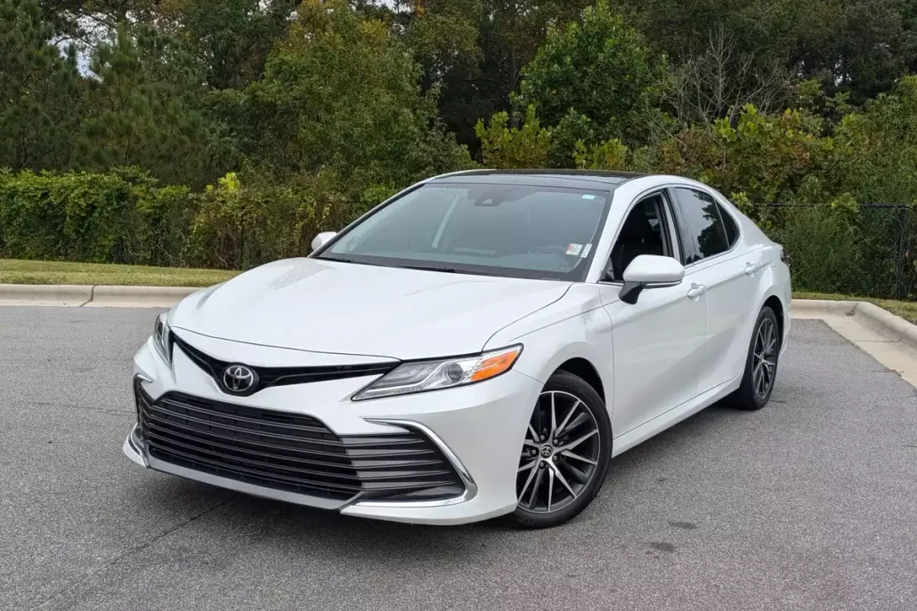 2024 Toyota Camry XLE V6 photo 1