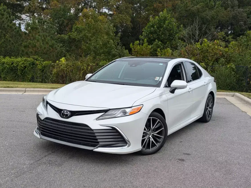 2024 Toyota Camry XLE V6 photo 1