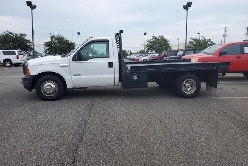 2006 Ford F-350 XL photo 1