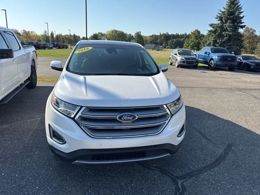 2016 Ford Edge Titanium photo 1