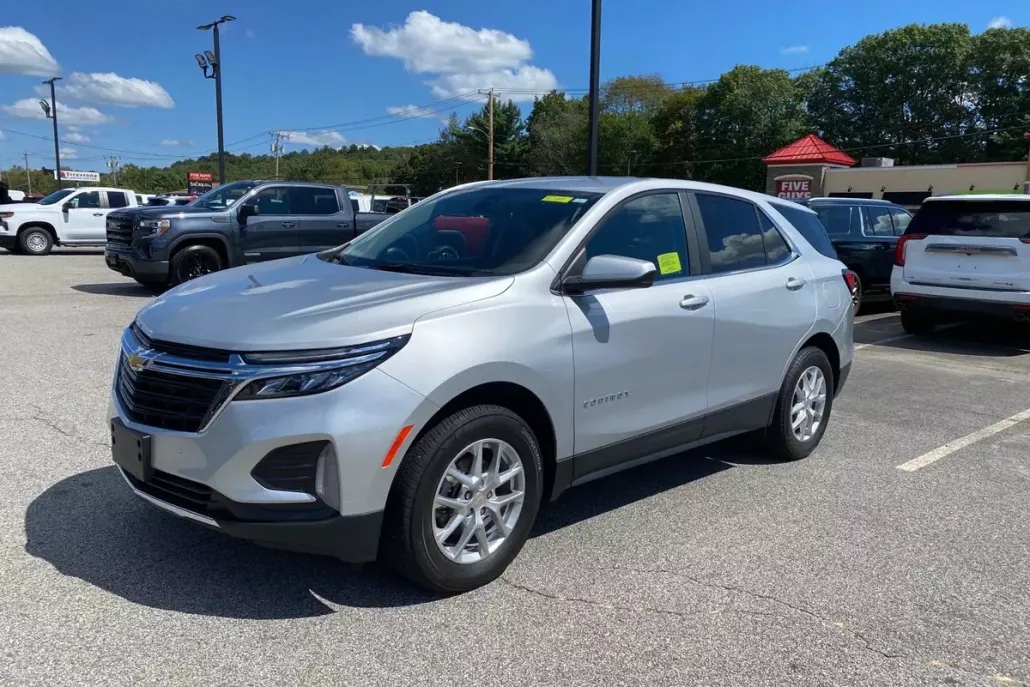 2022 Chevrolet Equinox LT photo 1