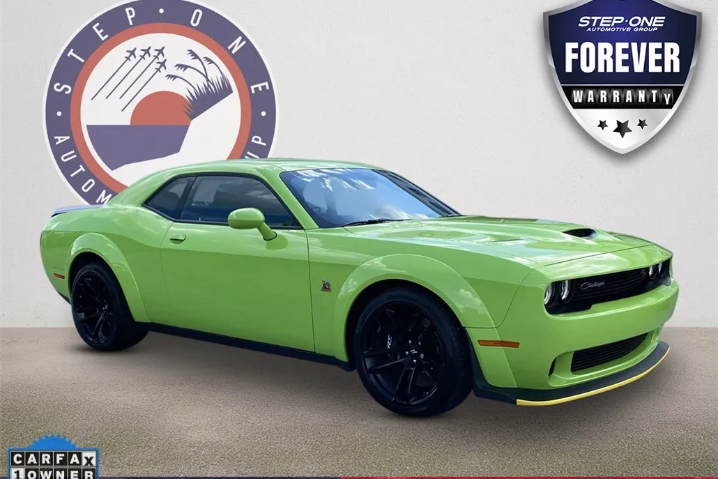2023 Dodge Challenger R/T Scat Pack Widebody photo 1
