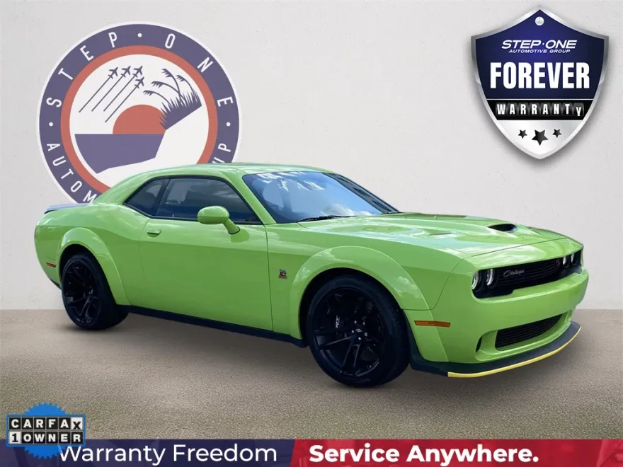 2023 Dodge Challenger R/T Scat Pack Widebody photo 1